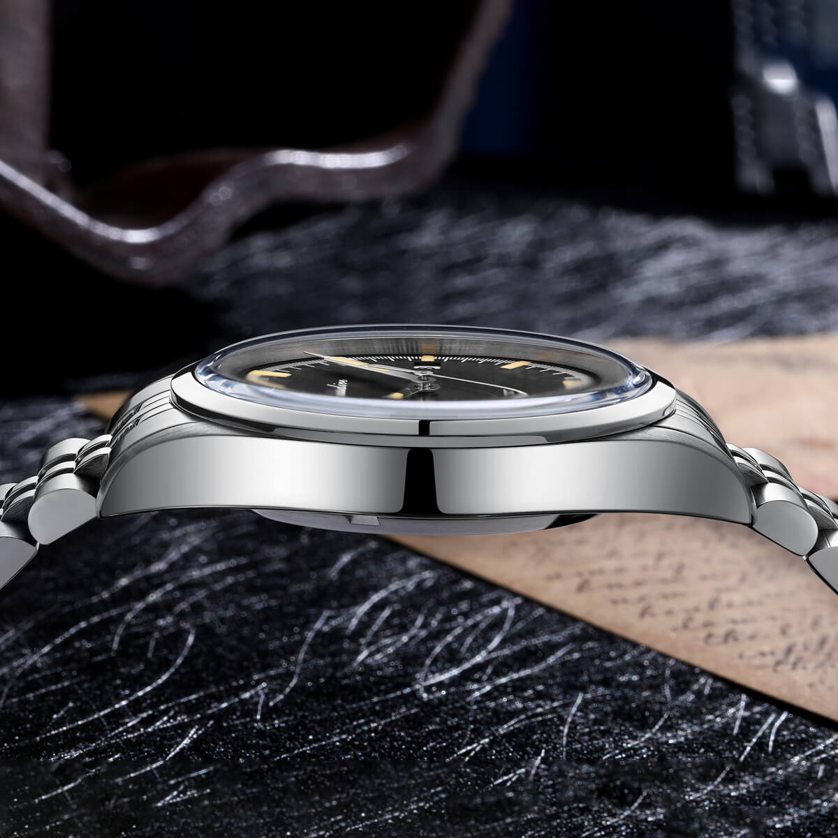 AD2038 — 39mm Automatic Diver