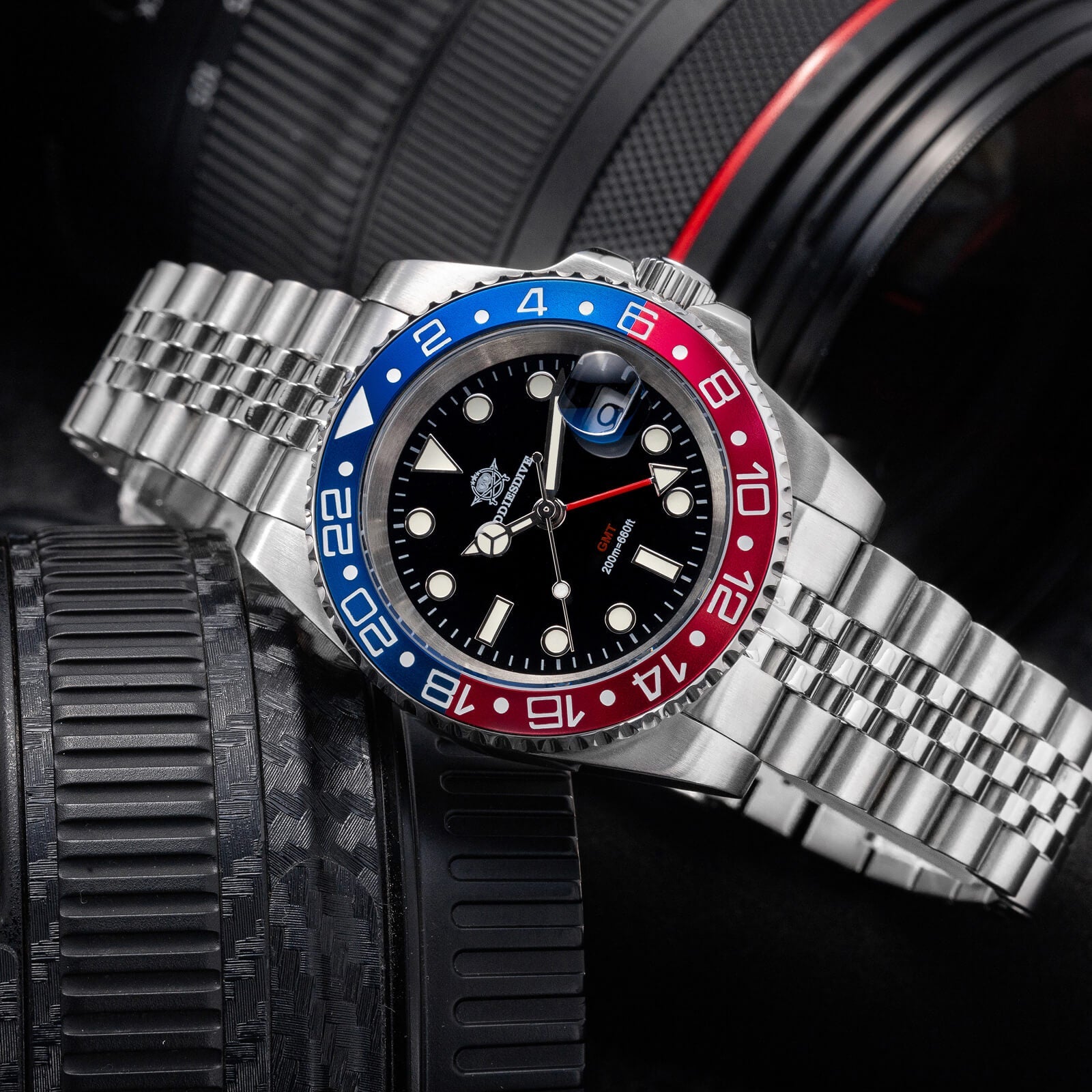 AD2050 — 40mm GMT Water Ghost Quartz Diver