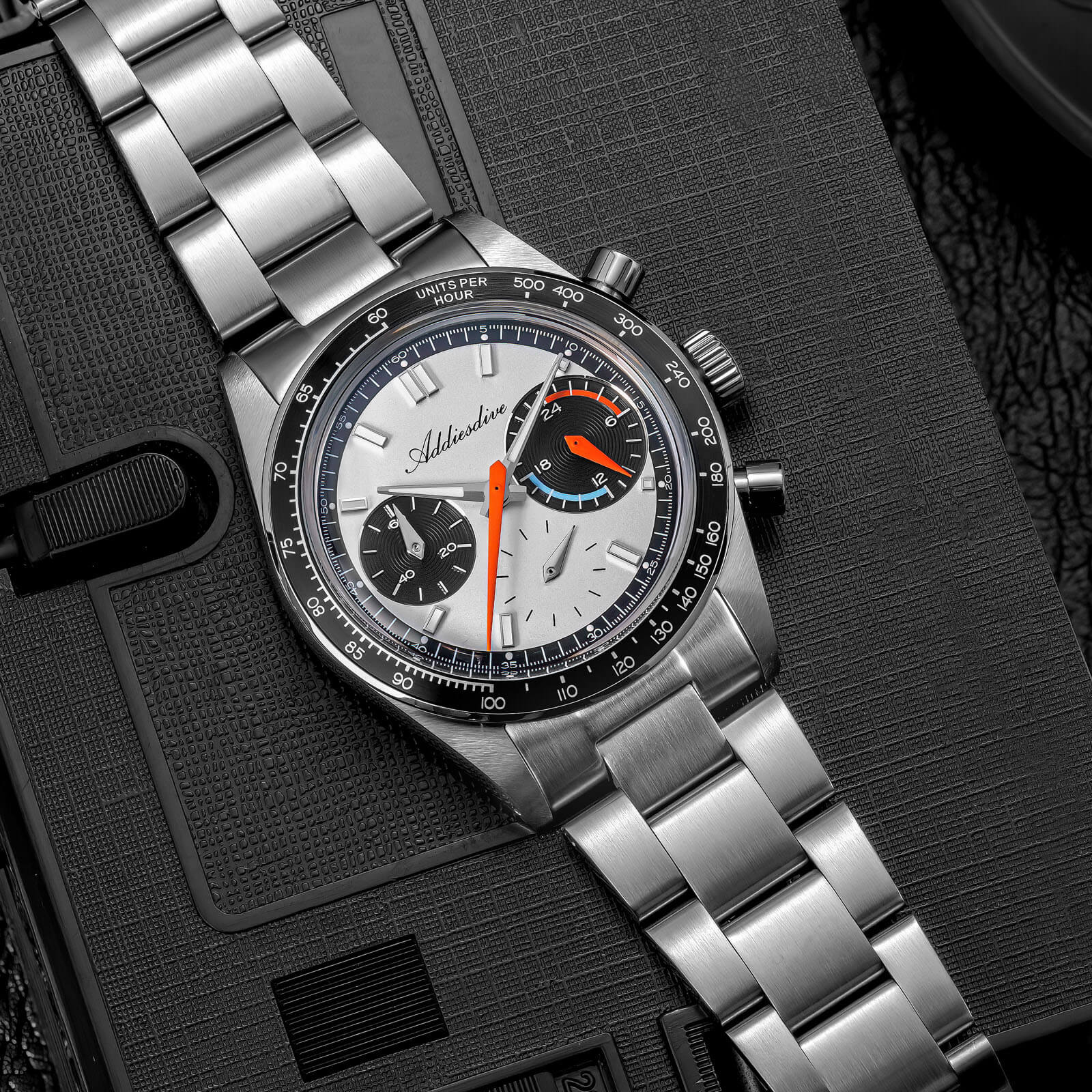 AD2539 — 37mm VK63 Racing Chronograph