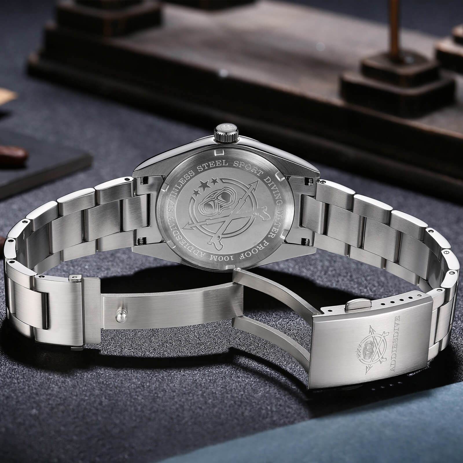 AD2544 — 36mm Quartz Diver Vintage