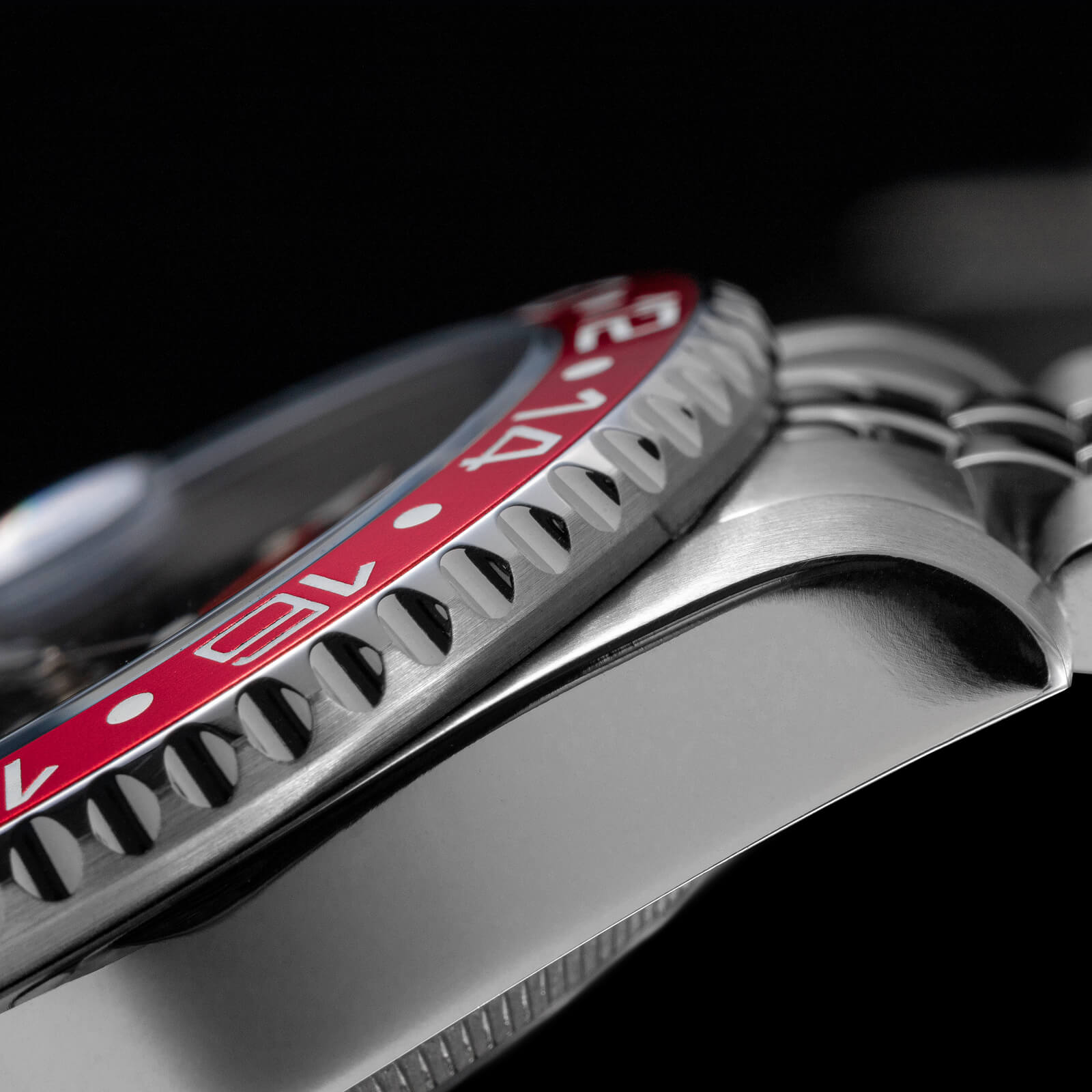 AD2050 — 40mm GMT Water Ghost Quartz Diver