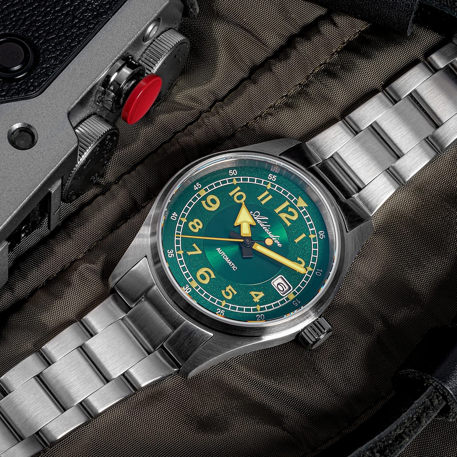 AD2055 — 39mm Automatic Explorer Retro Mechanical