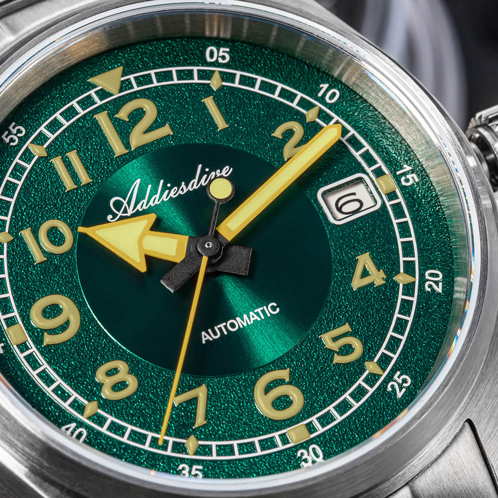 AD2055 — 39mm Automatic Explorer Retro Mechanical