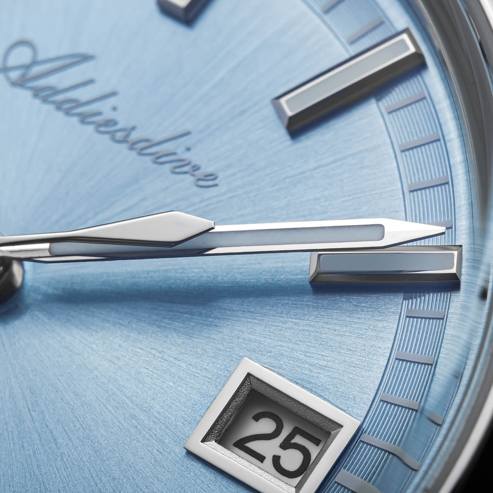 AD2077 — 39mm Automatic Field Watch
