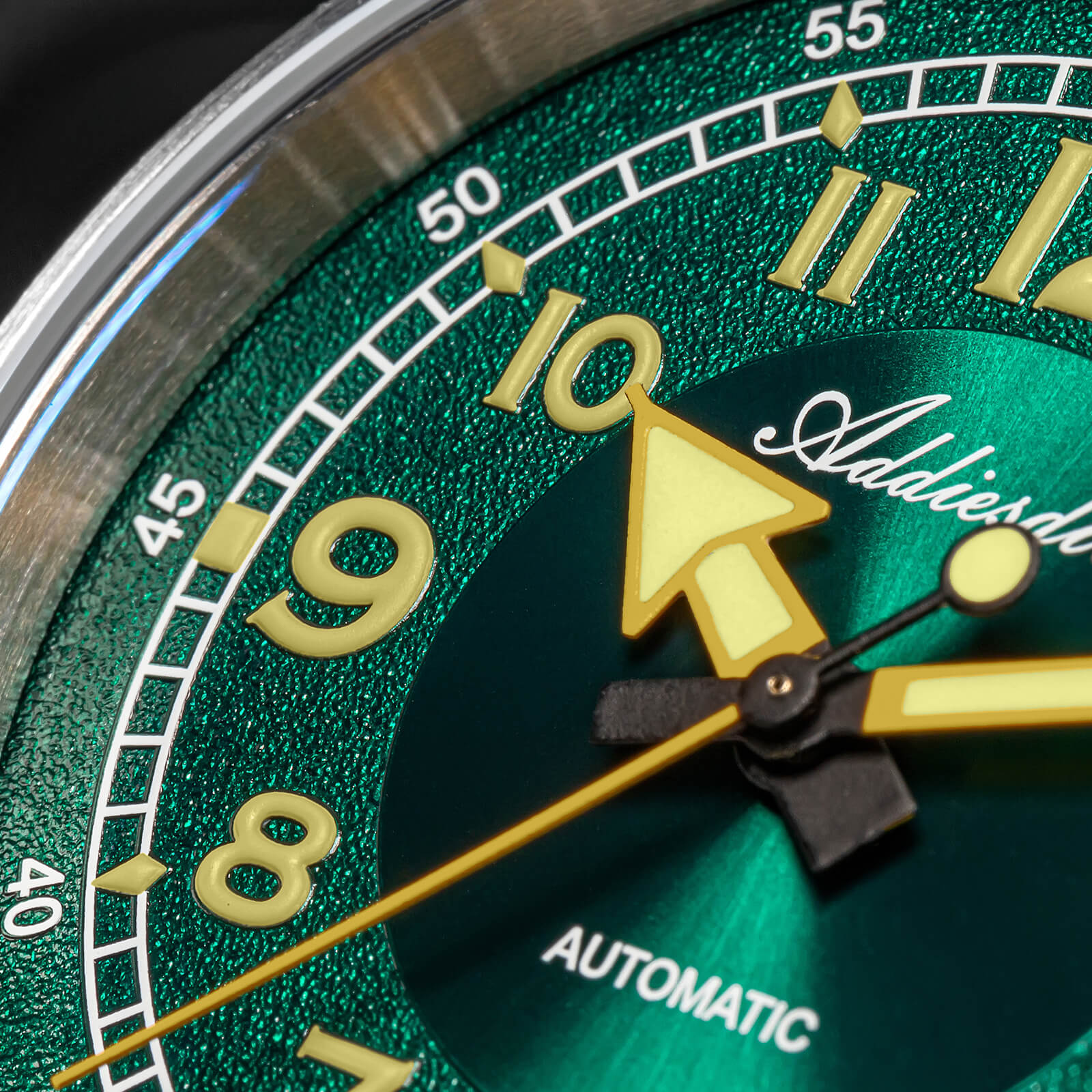 AD2055 — 39mm Automatic Explorer Retro Mechanical